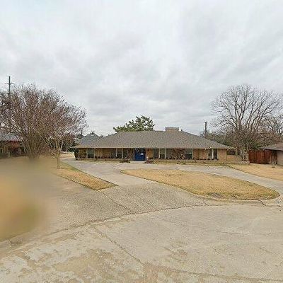 7541 Royal Pl, Dallas, TX 75230