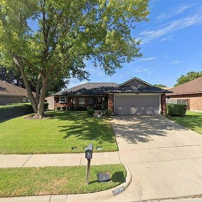 7729 Prairie Dr, Watauga, TX 76148