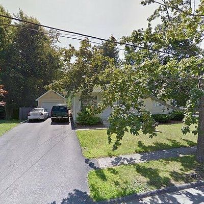 92 Sussex Ln, Worcester, MA 01602