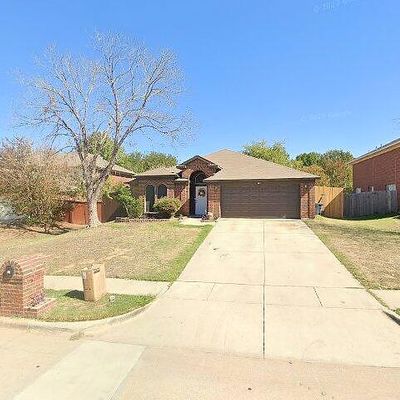 921 Santa Fe Dr, Saginaw, TX 76131