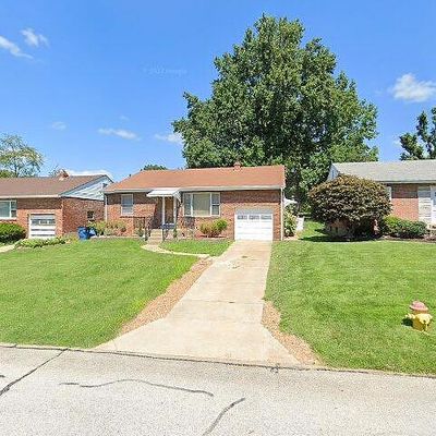 9247 Sundown Dr, Saint Louis, MO 63136