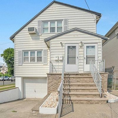 93 E 27 Th St, Bayonne, NJ 07002