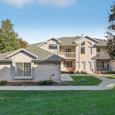 9322 W Loomis Rd #5, Franklin, WI 53132