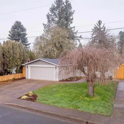 960 Poplar St, Sweet Home, OR 97386