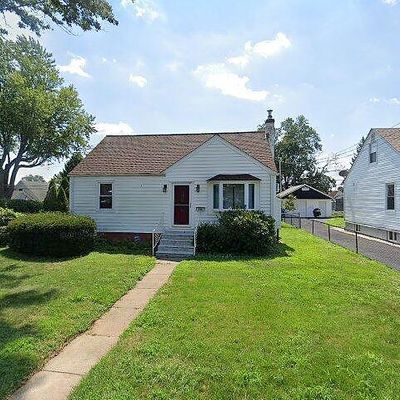 986 Dixon Ave, Croydon, PA 19021