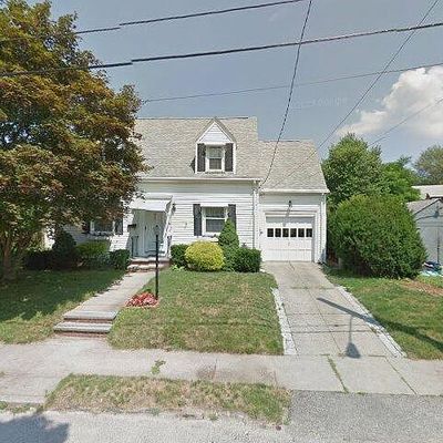 86 Tennyson Rd, Cranston, RI 02910