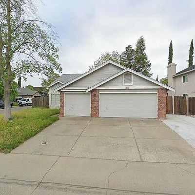 8811 Kentshire Way, Sacramento, CA 95828