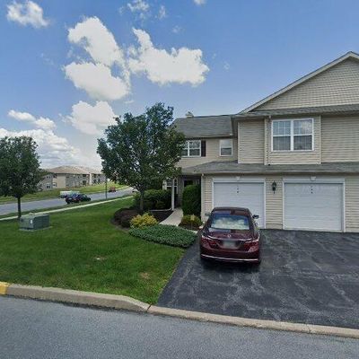 100 Sparrow Rd, Hummelstown, PA 17036