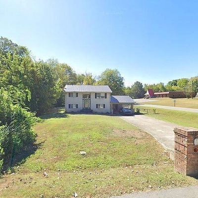 102 Airport Rd, Clarksville, TN 37042