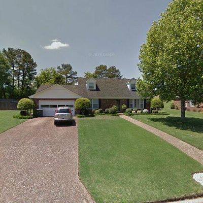 105 Creekwood Dr, Florence, AL 35630