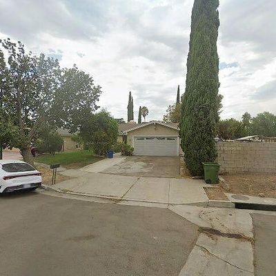 11463 Brussels Ave, Sylmar, CA 91342