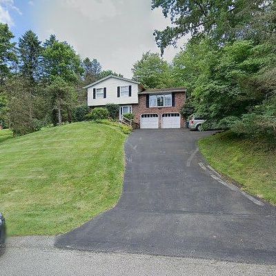 110 Killarney Rd, Wexford, PA 15090