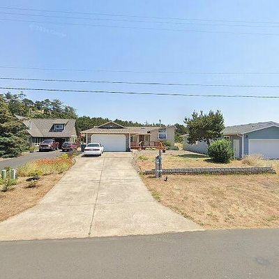 1101 Nw Bayshore Dr, Waldport, OR 97394