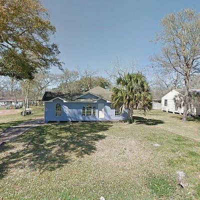 1124 4 Th St, Clute, TX 77531