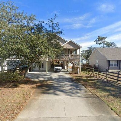 138 Ne 31 St St, Oak Island, NC 28465