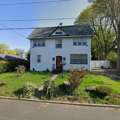 14 Elizabeth St, Milford, CT 06460