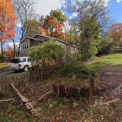 14 Oliver Rd, Landing, NJ 07850