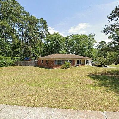 14 Palm Dr, Hinesville, GA 31313