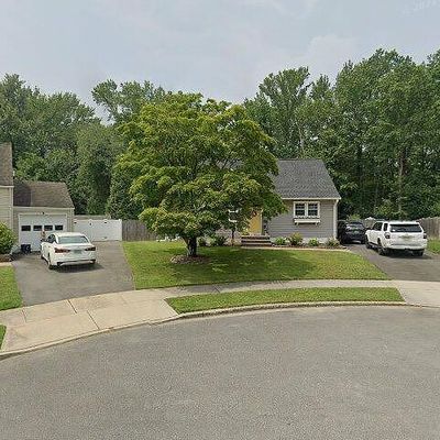 14 Seneca Ln, Trenton, NJ 08690