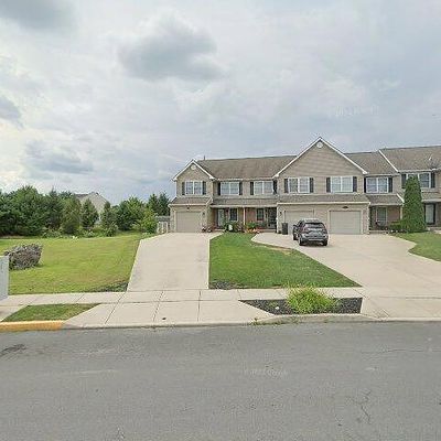 1427 Mohr Cir, Macungie, PA 18062