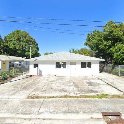 1432 W 35 Th St, Riviera Beach, FL 33404