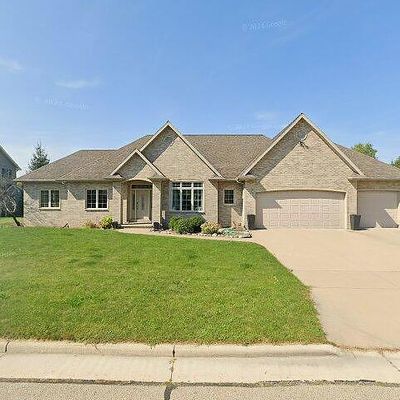 1248 Nature Trail Dr, Oshkosh, WI 54901