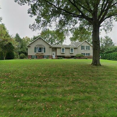 17 Harrogate Dr, Hummelstown, PA 17036