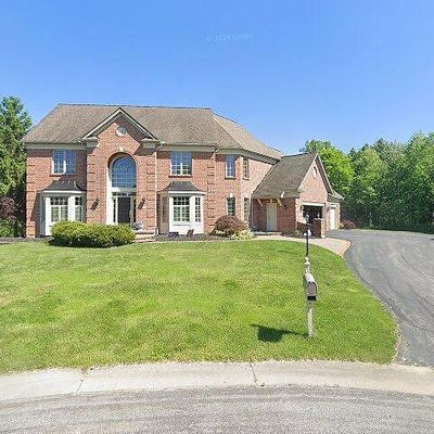 15 Harvest Gln, Pittsford, NY 14534