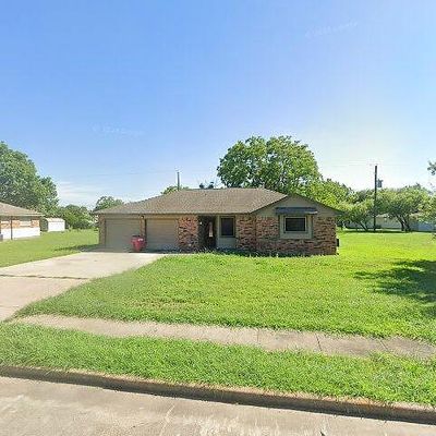 1518 N Avenue M, Freeport, TX 77541