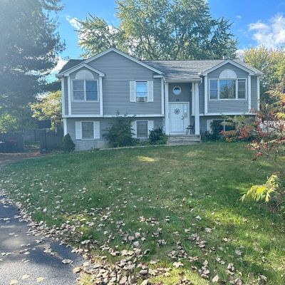 18 Deer Run Rd, Agawam, MA 01001