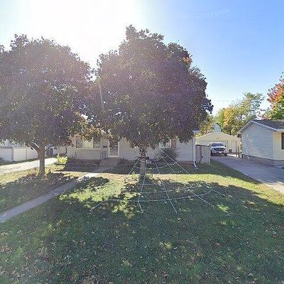 2219 Warford St, Perry, IA 50220