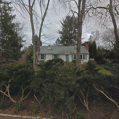 24 Bauer Pl, Westport, CT 06880