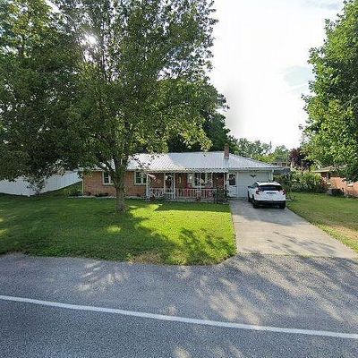 2061 Poplars Rd, York, PA 17408