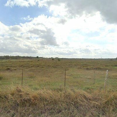 2118 County Road 421, Stockdale, TX 78160