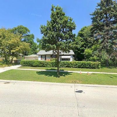 2136 W Ramsey Ave, Milwaukee, WI 53221