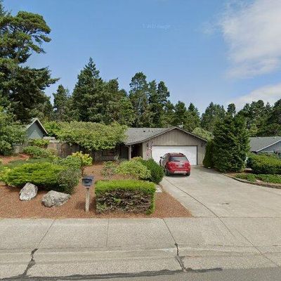 2680 Virginia Ave, North Bend, OR 97459