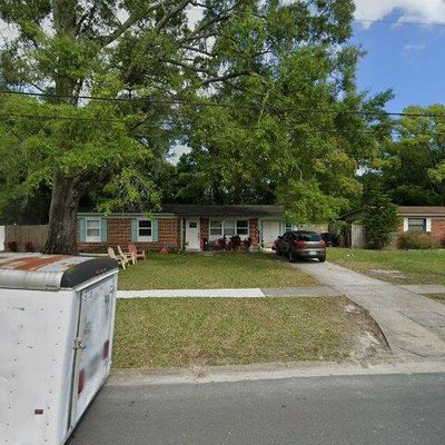 2721 Sack Dr E, Jacksonville, FL 32216