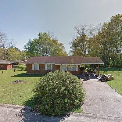 302 Azalea Ln, Richton, MS 39476