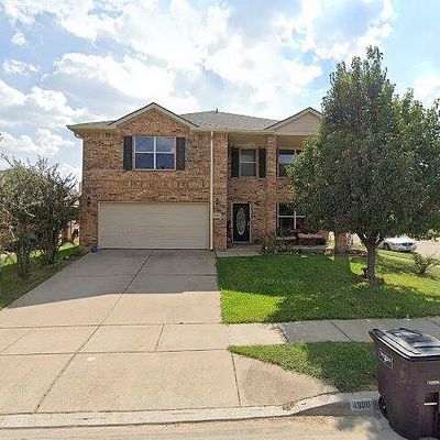 4900 Meadow Trails Dr, Fort Worth, TX 76244