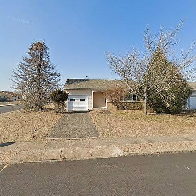 42 Carlisle Rd, Toms River, NJ 08757