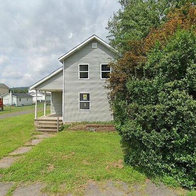 429 Brook St, Peckville, PA 18452