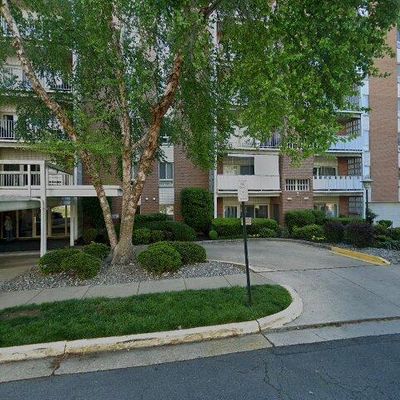 5250 Valley Forge Dr #103, Alexandria, VA 22304