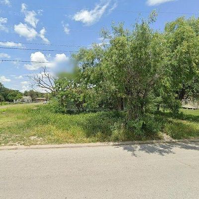 528 W Adams St, Falfurrias, TX 78355