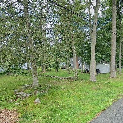 5 Lake Pt, Higganum, CT 06441