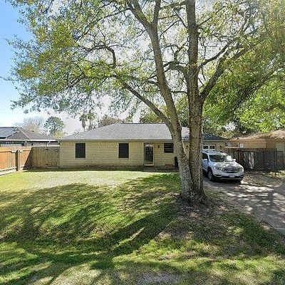 6421 N Ridgecrest Dr, Hitchcock, TX 77563