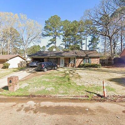 654 Briarcliff Cir, Jackson, MS 39212