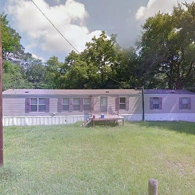 672 W Cedar St, Garrison, TX 75946