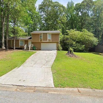 586 Stonehedge Dr, Stone Mountain, GA 30087