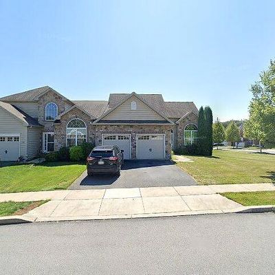 774 Swallow Tail Ln, Breinigsville, PA 18031