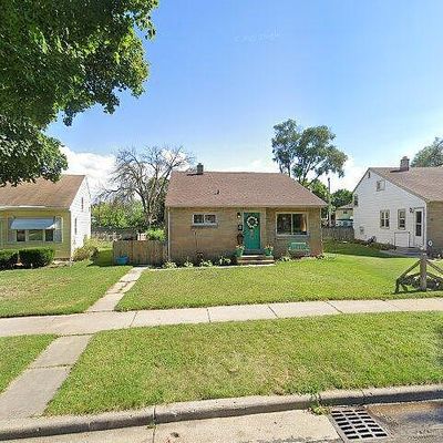 7823 W Caldwell Ct, Milwaukee, WI 53218